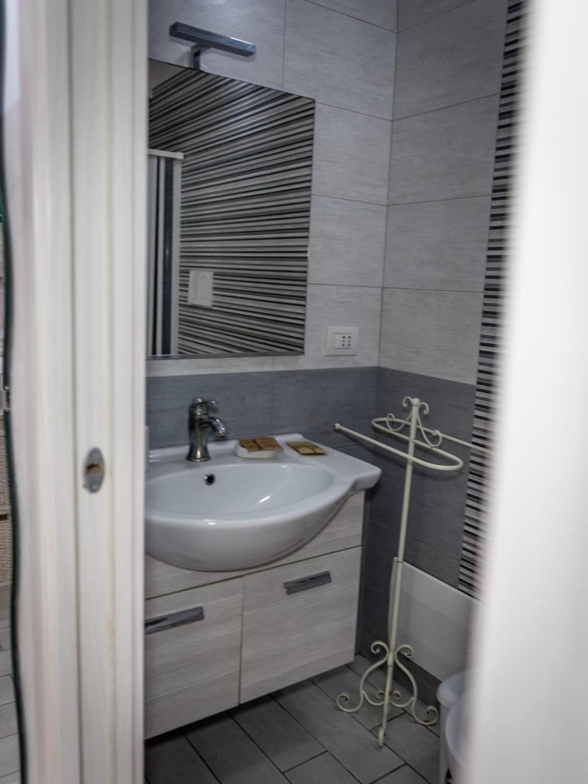 Casa Vanny Villa โปลีญาโนอามาเร ภายนอก รูปภาพ